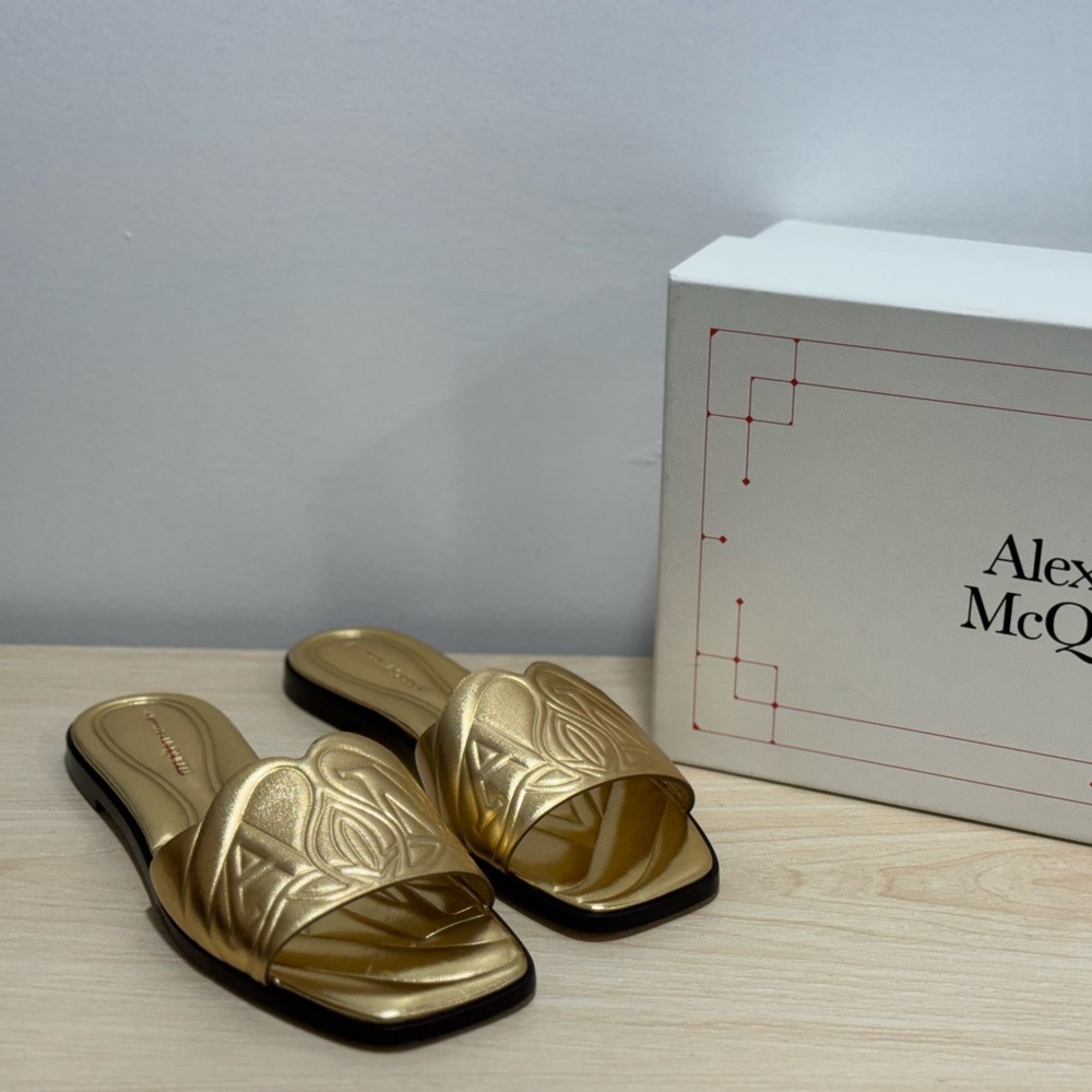 Sold‼️Alexander McQueen Gold Slides